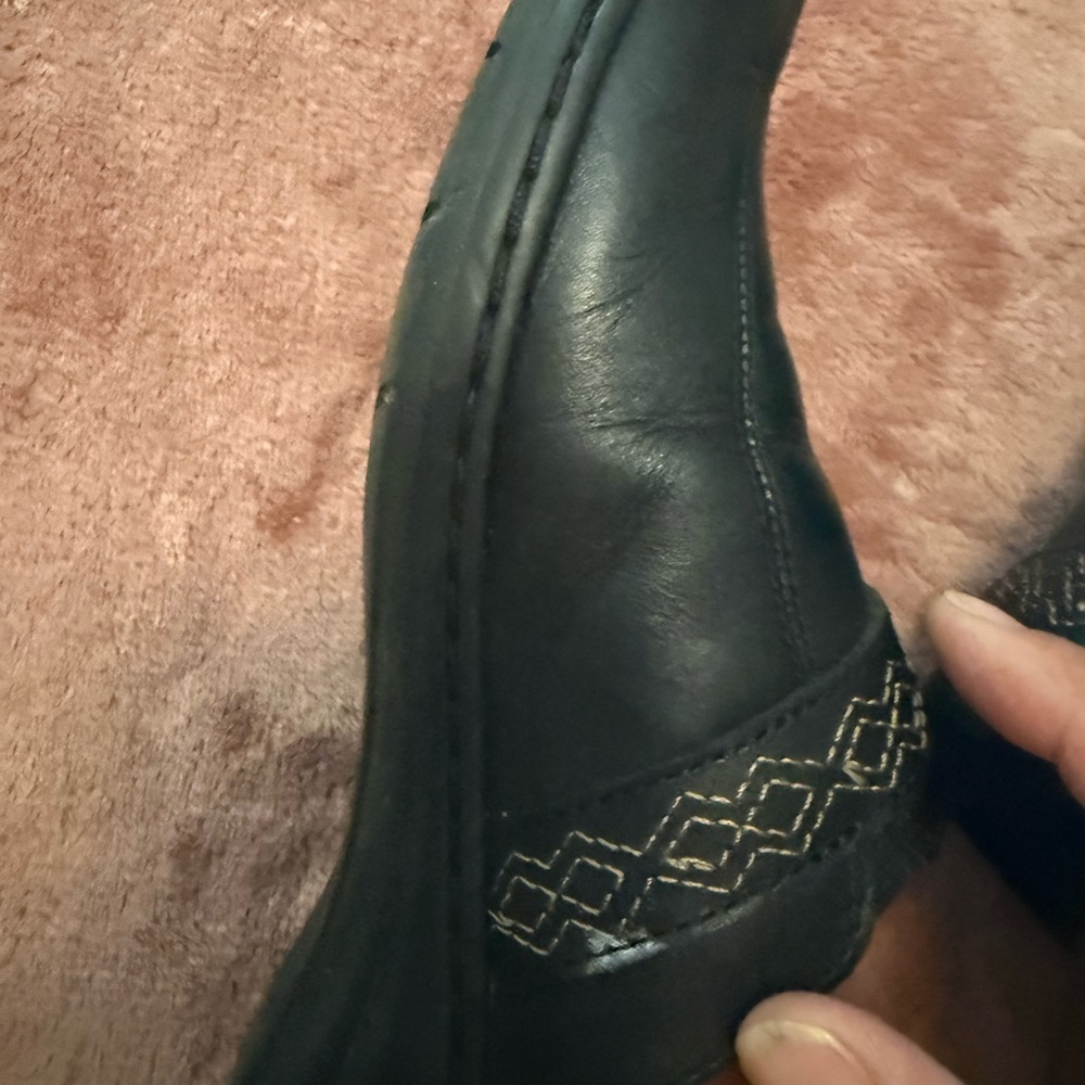 Clarks Black Leather Slip-On Mules with Decorative Stitching - Picture 4 of 7